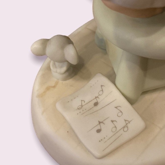 Precious Moments. 1991 “Angels We Have Heard On High” #524921 - Picture 2 of 5